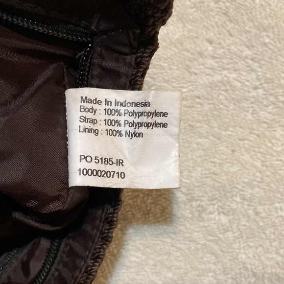 The Sak Small Crochet Shoulder bag Organizer. - Picture 8 of 9